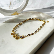 Load image into Gallery viewer, Dainty Circle Pendant Name Necklace with birthstone