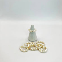 Load image into Gallery viewer, pearl rings