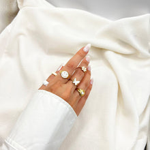 Load image into Gallery viewer, White &amp; Gold Heart Ring set
